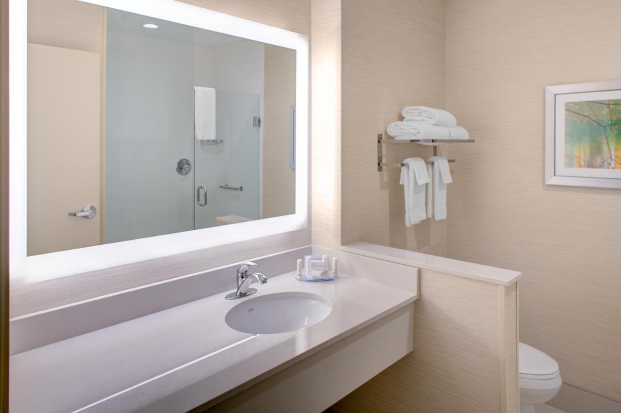 Fairfield Inn & Suites By Marriott Detroit Кантон Экстерьер фото
